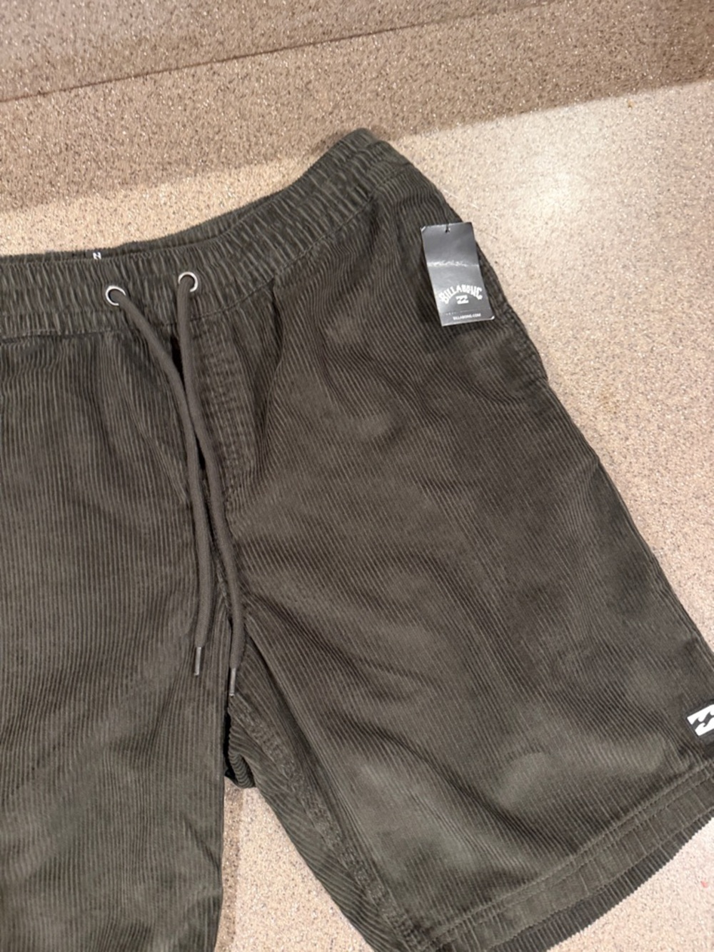 New NWT Billabong Men's Corduroy Drawstring Shorts Dark olive green/ brown Large